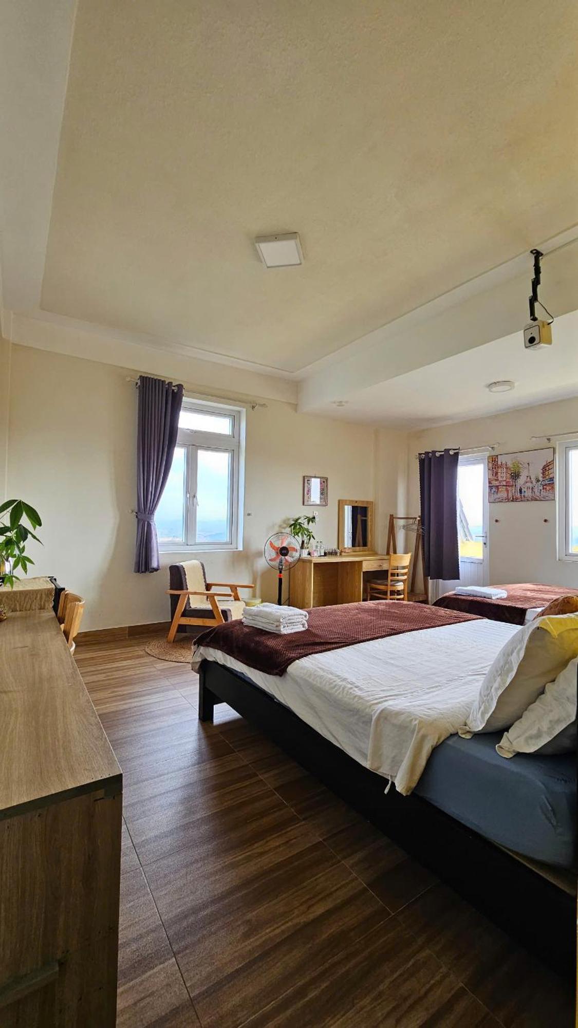 Hotel Century House