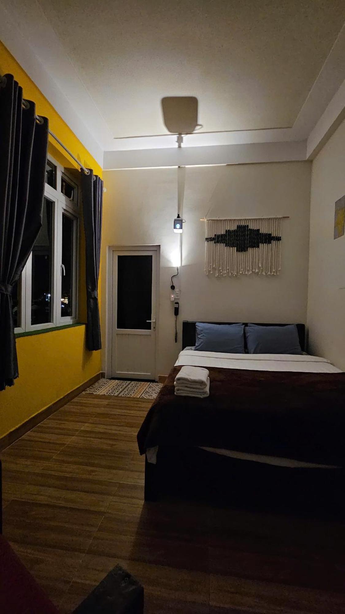 Century House Hotel *