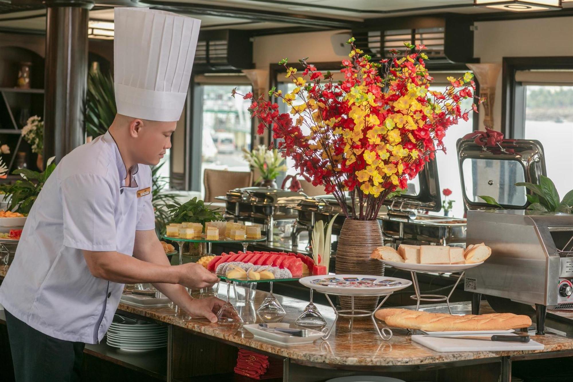 Botel Arcady Cruise Ha Long