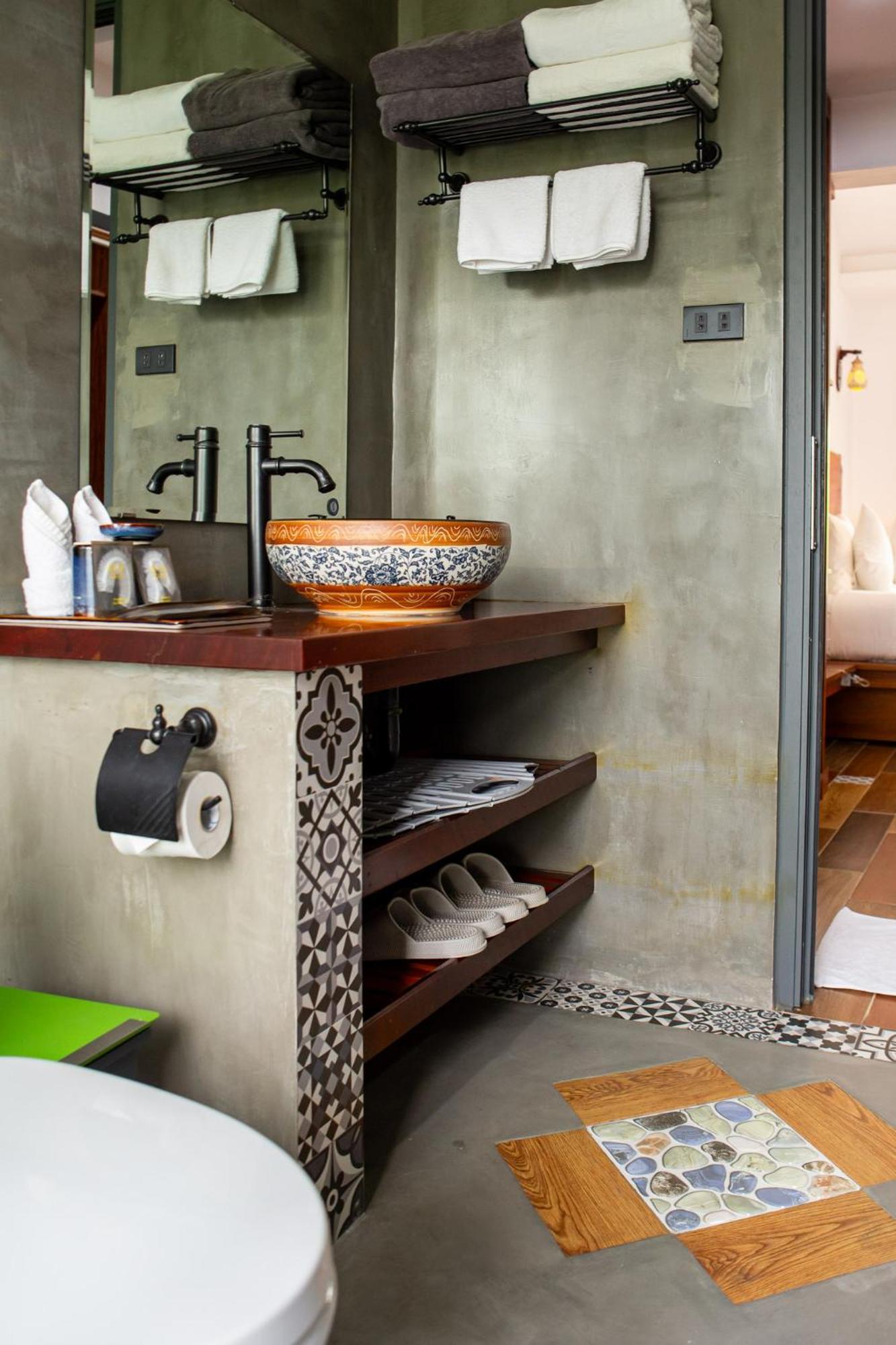 Phong Nha Farmstay Resort