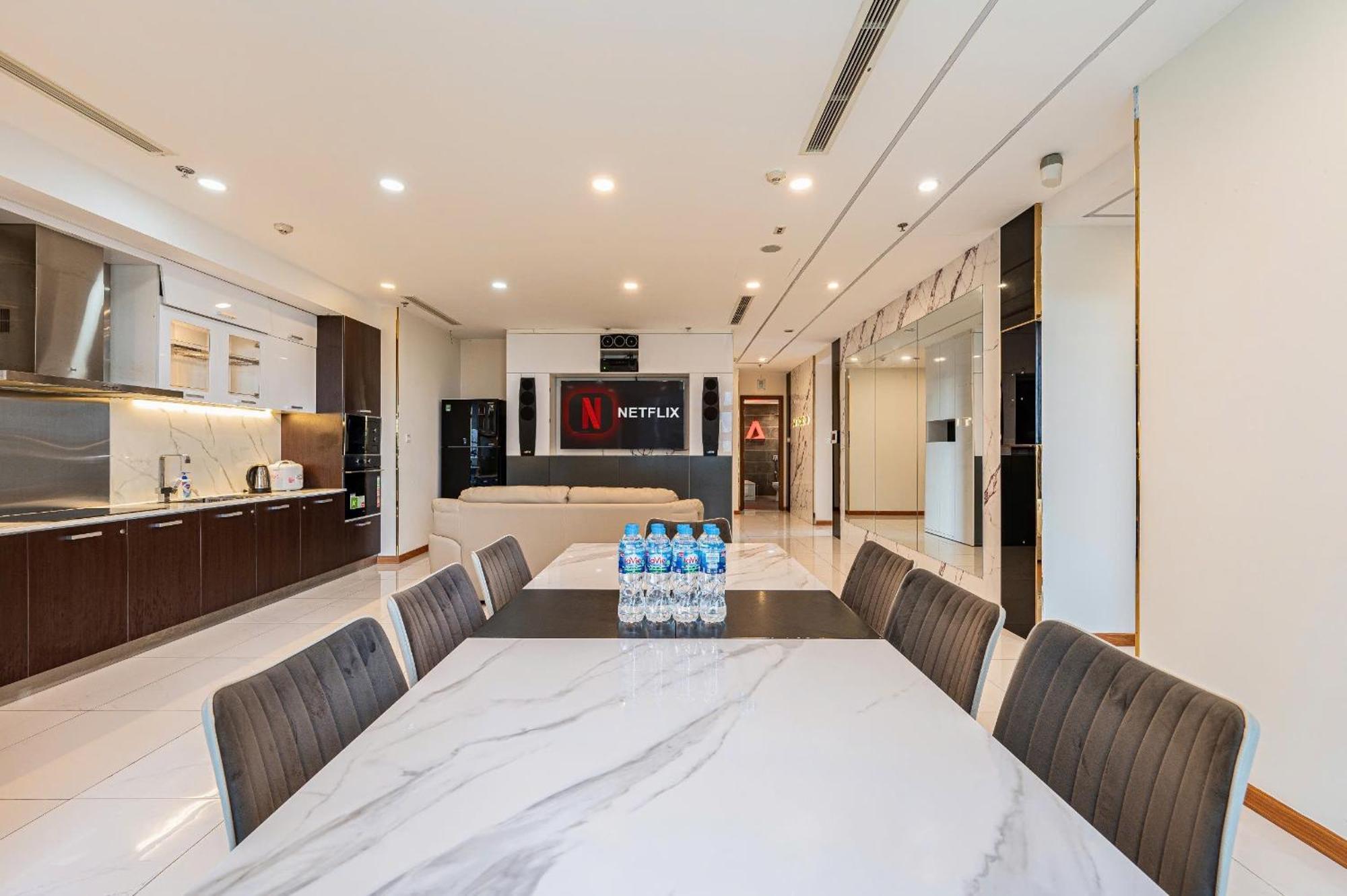 Crystal Landmark Riverside Apartment