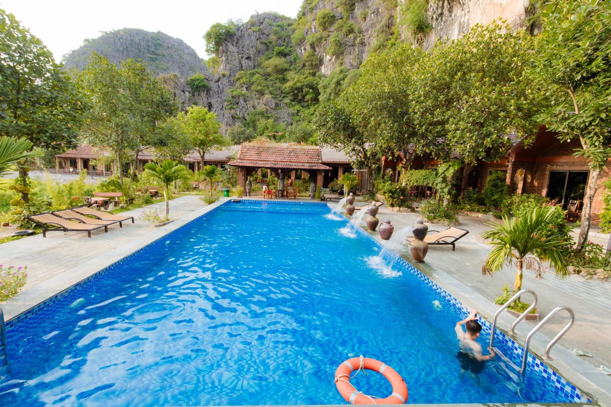 Tam Coc Mr Loa & Ninh Bình