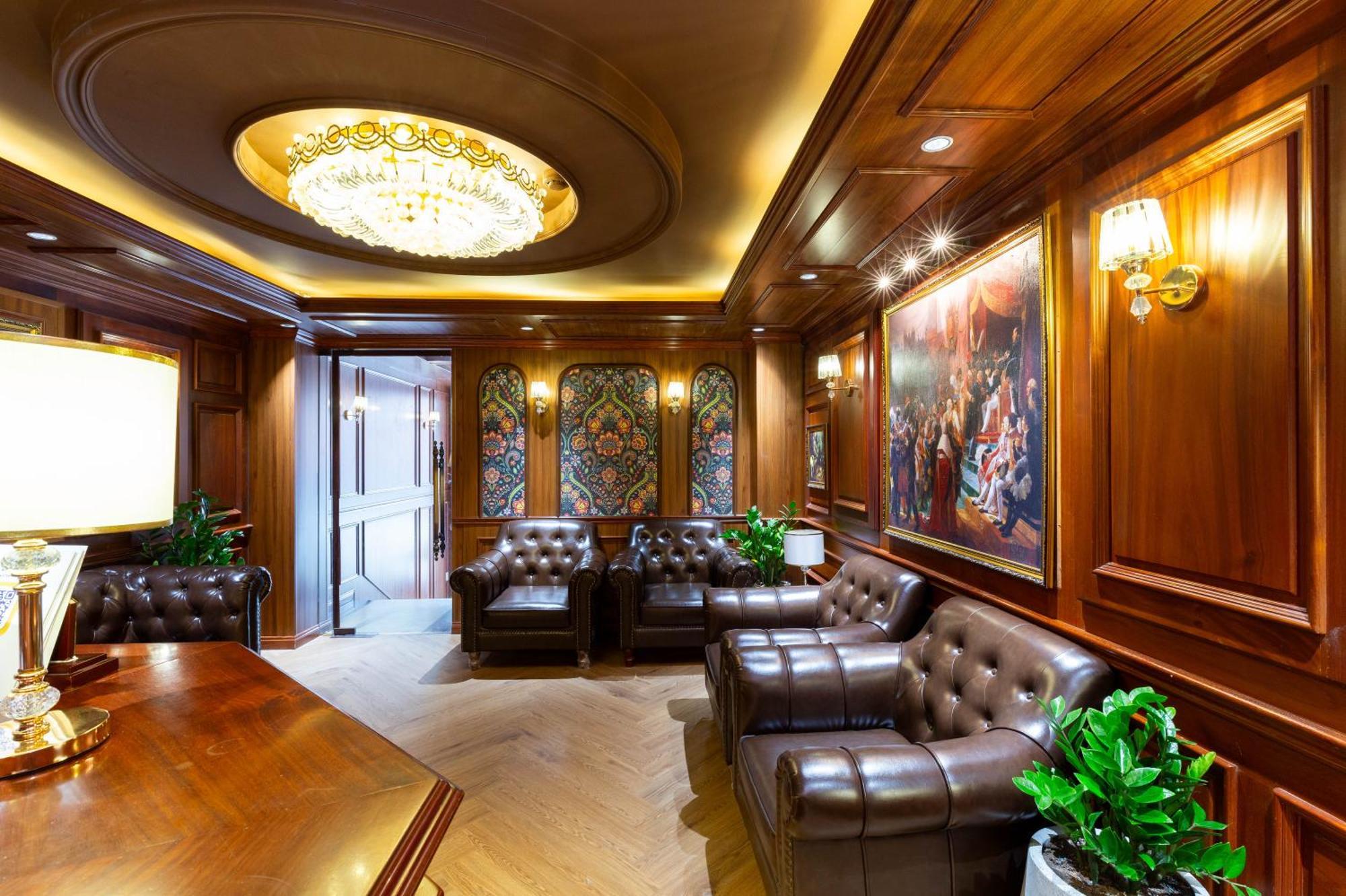 Hotel Premium Sonata Saigon 4*