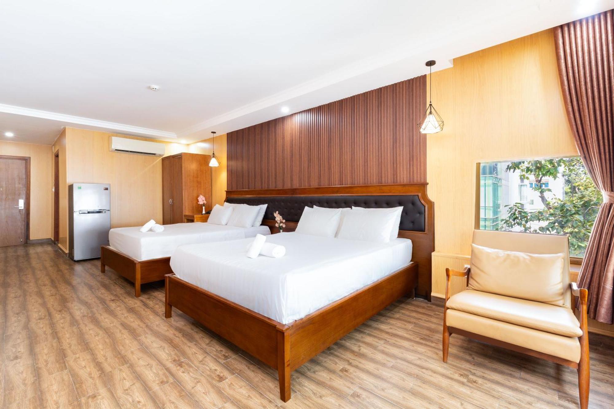 Hotel Premium Sonata Saigon 4*