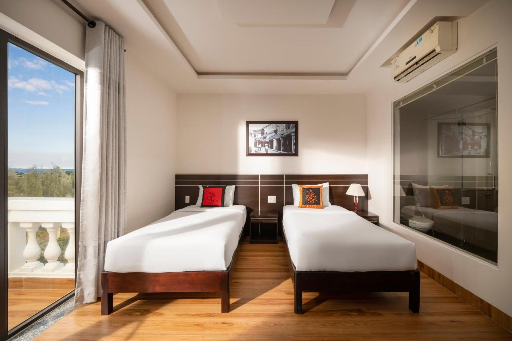 Hotel Hoian Beach Hotel 4*