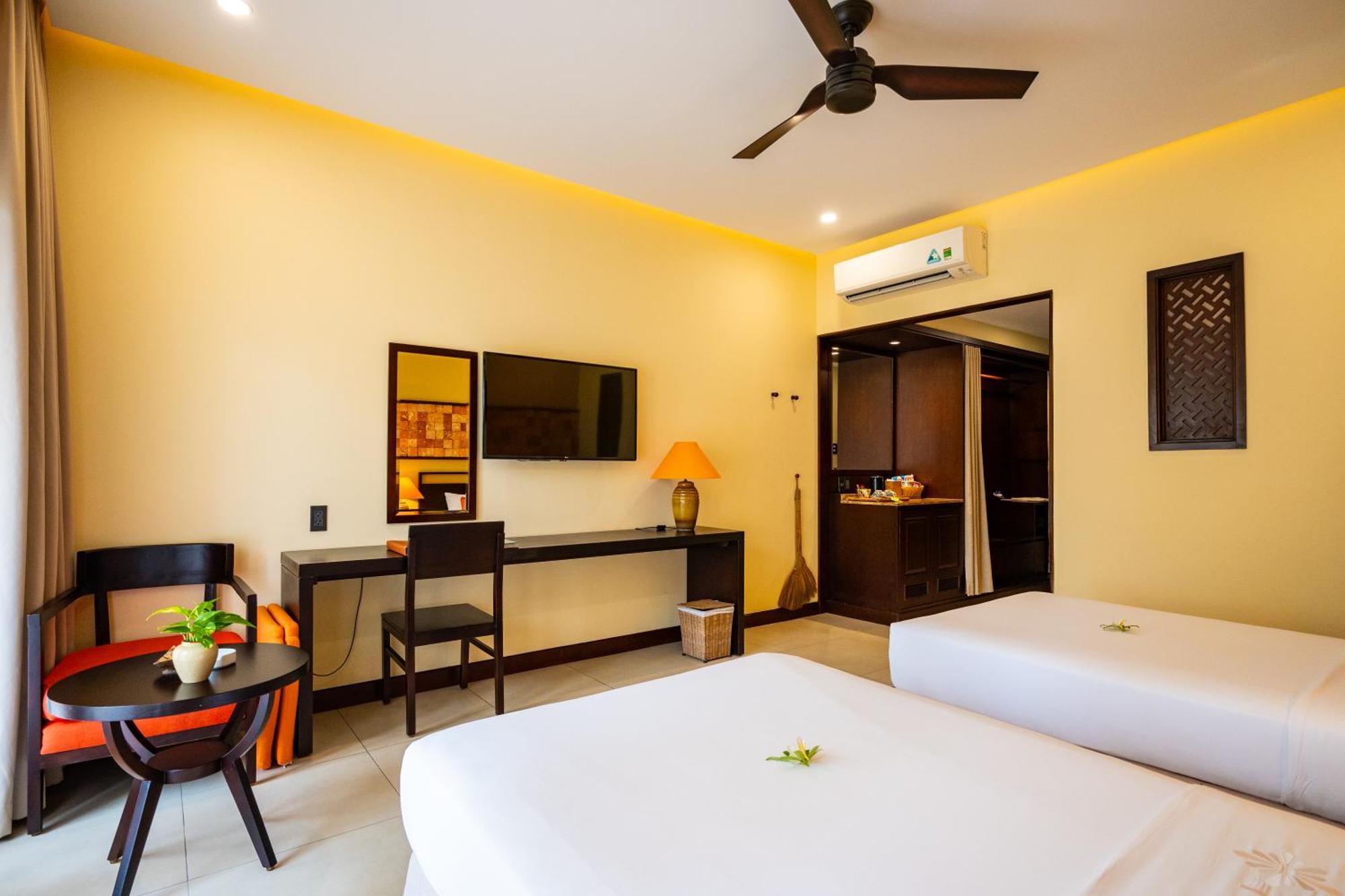 Pandanus Resort 4*