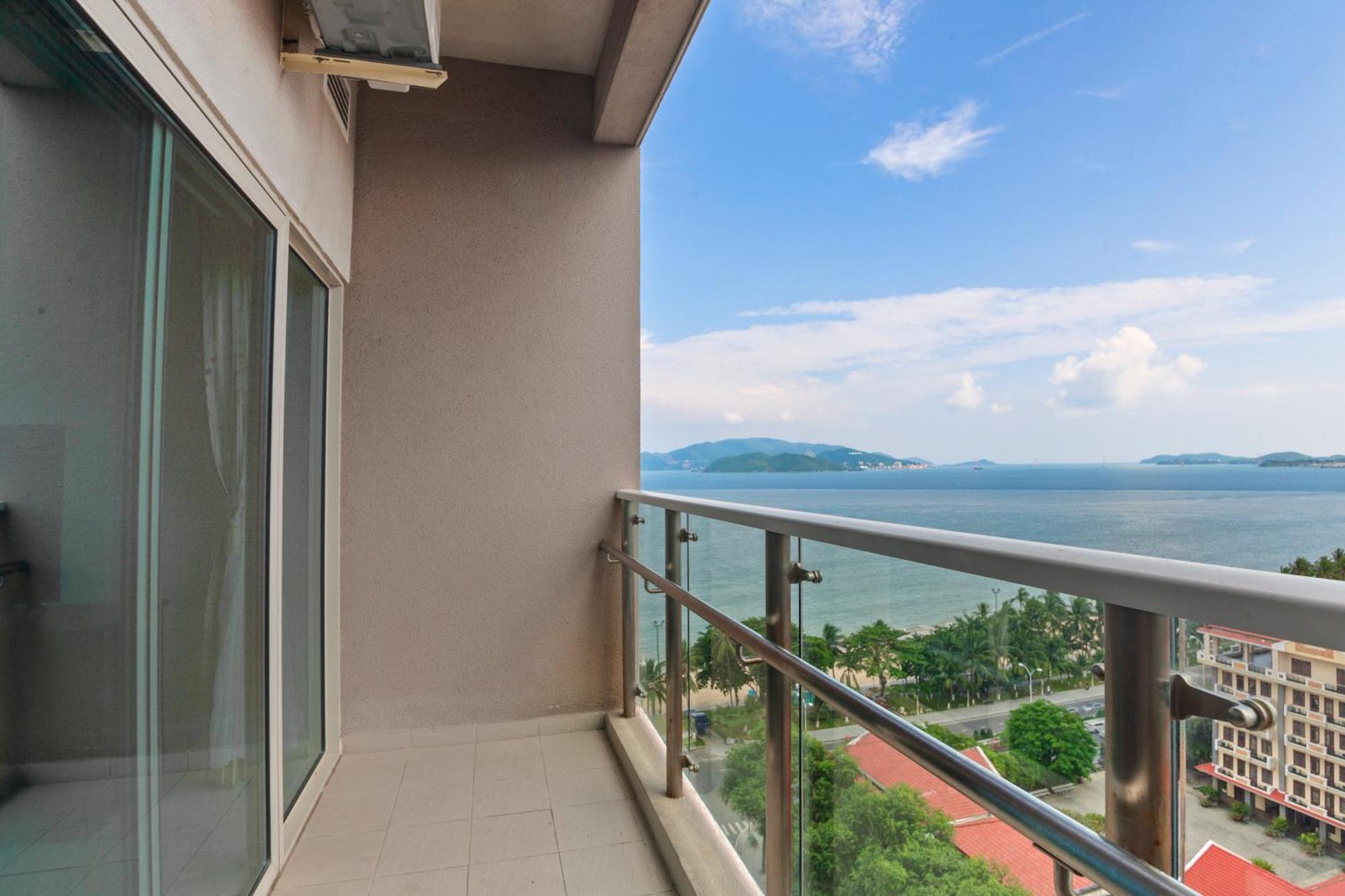 De' Lora Goldcoast Nha Trang