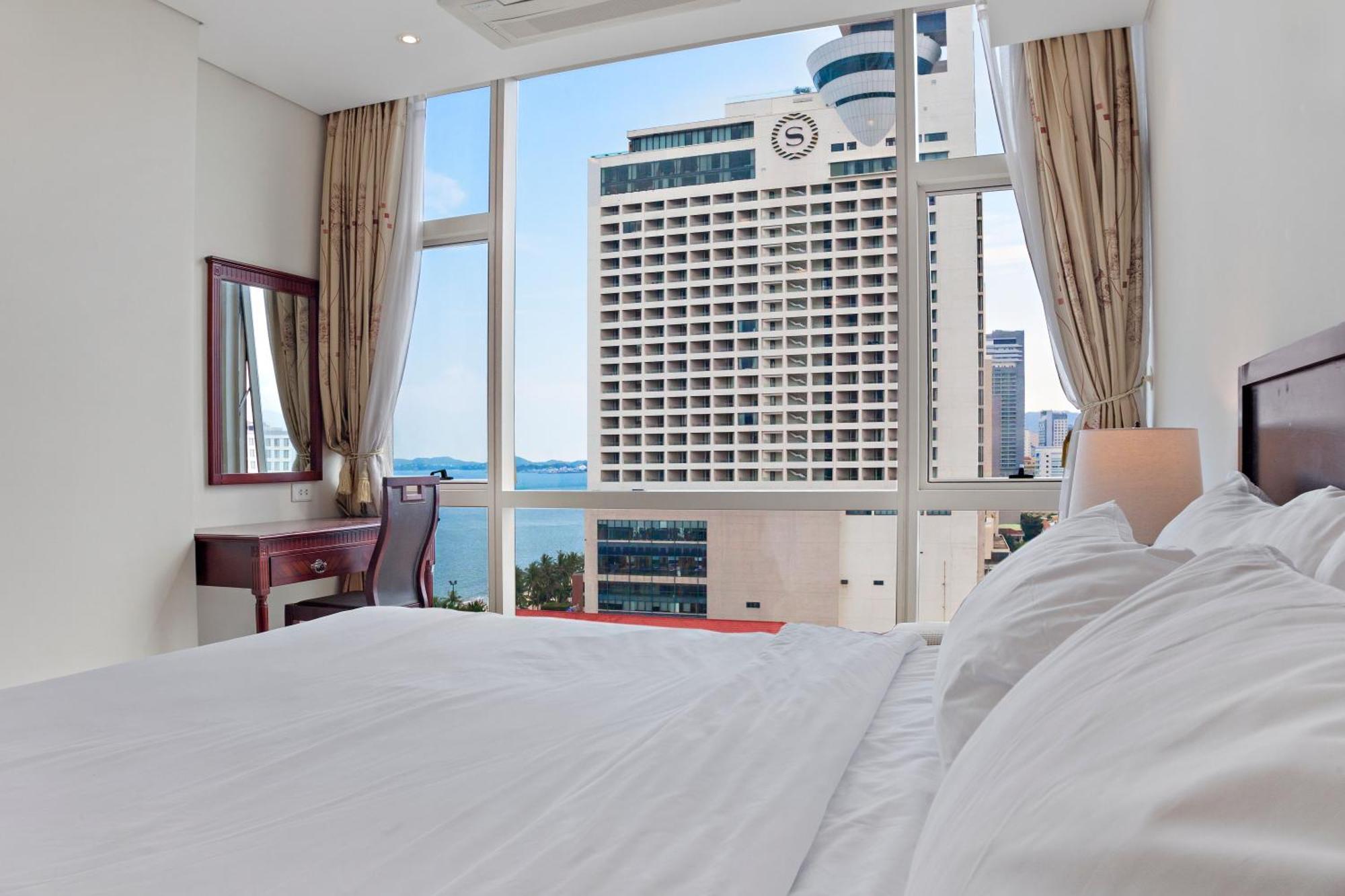 De' Lora Goldcoast * Nha Trang