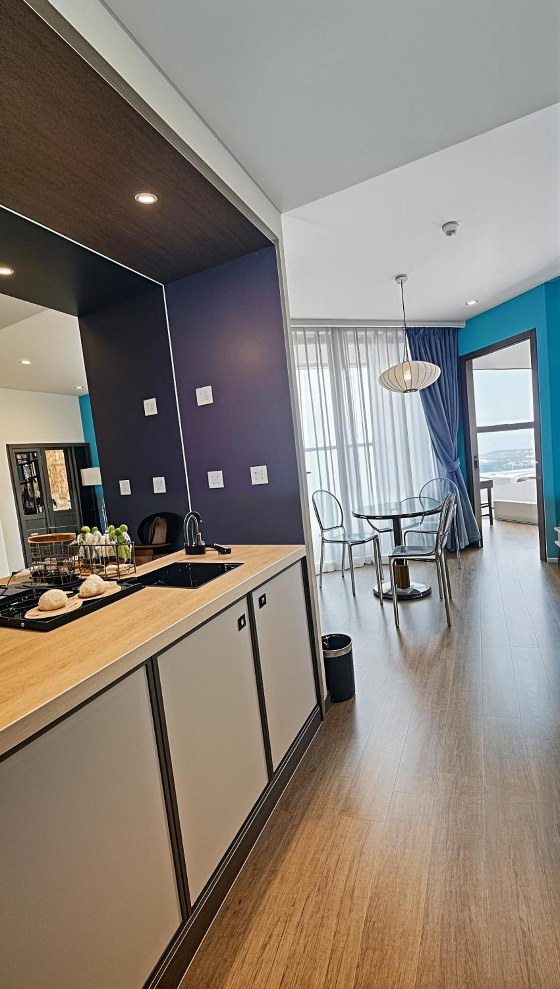 Mandala Oceanfront Driftwood 5*