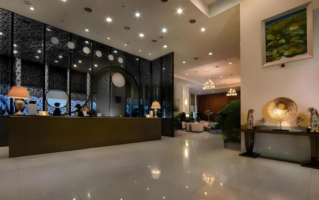 Calidas Landmark72 Royal 5* Hanoi