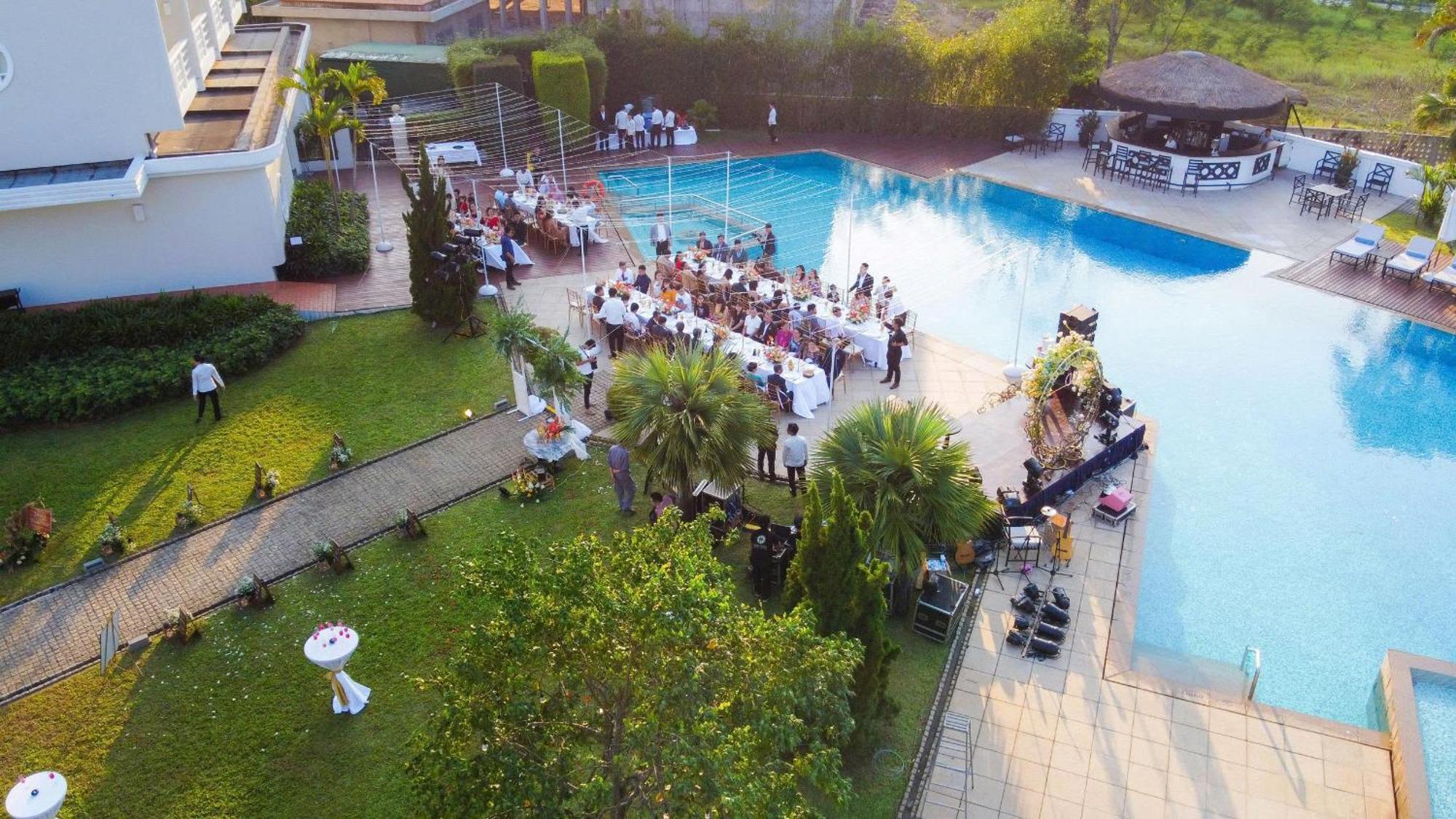 Resort Azerai La Residence, Hue