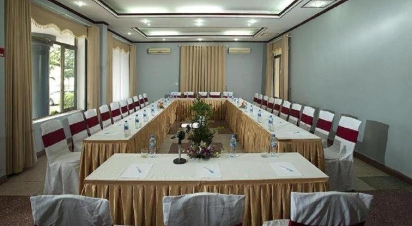 Au Hotel 2*