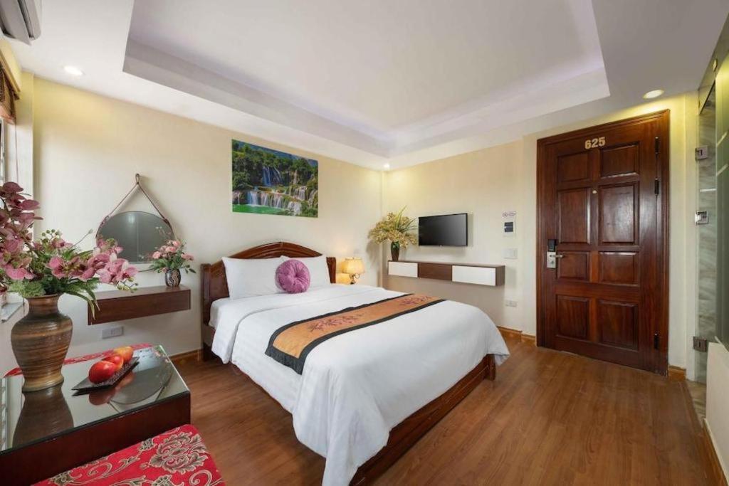 Viet Village 3*