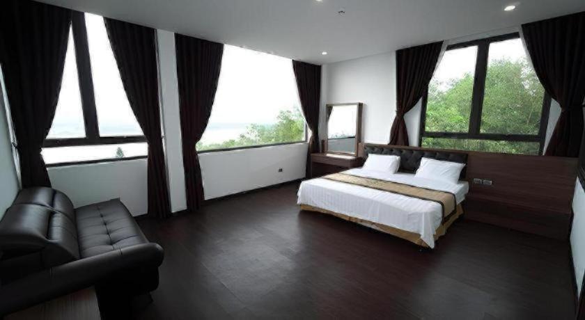 Lakeside Dailai Hotel 3*