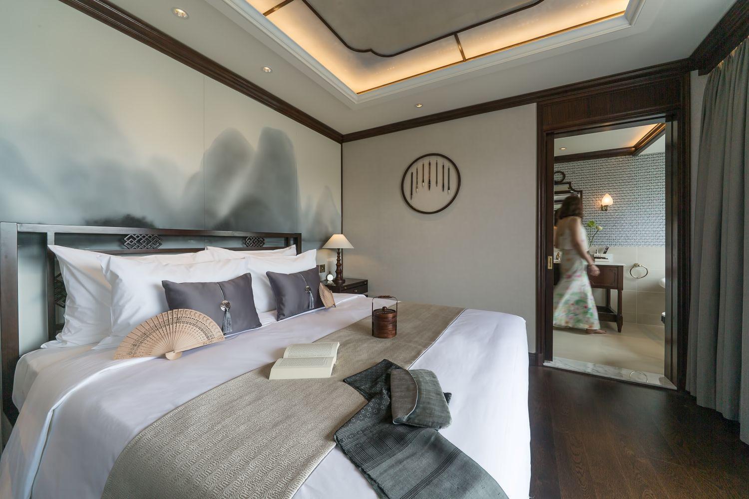 Heritage Line Ginger Cruise - Halong Bay & Lan Ha Bay  5*