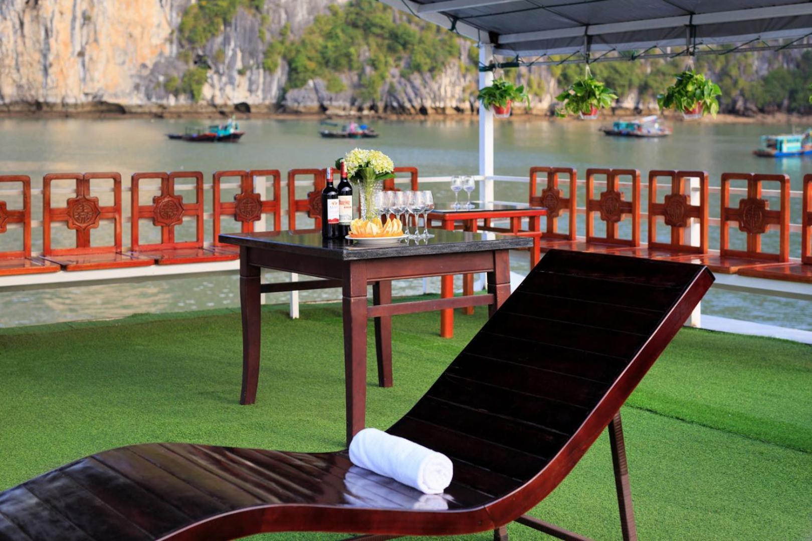 Cozy Bay Cruise  3*