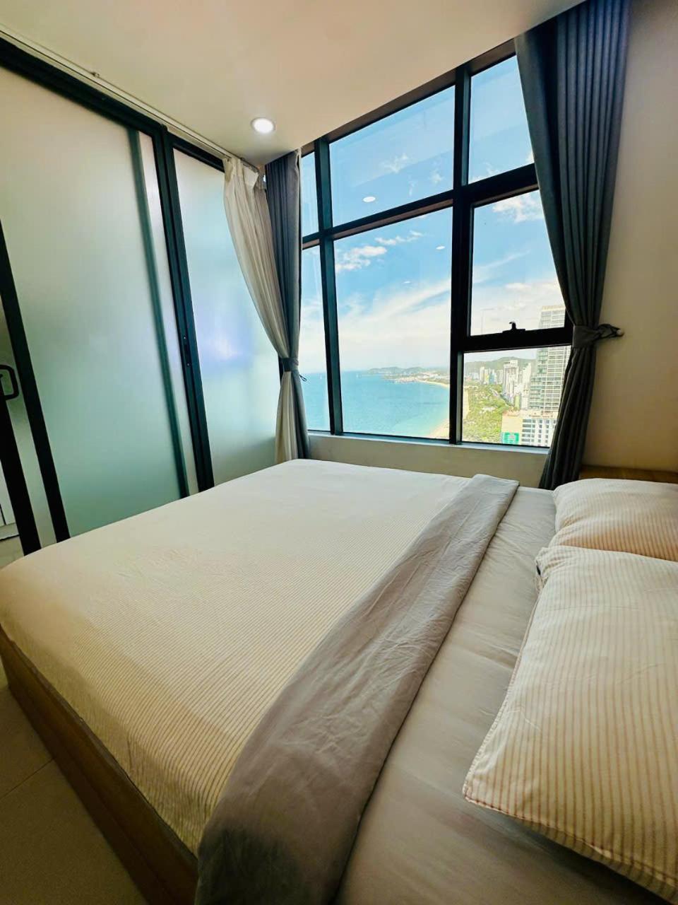 Infinity Sea View Apartment Nha Trang