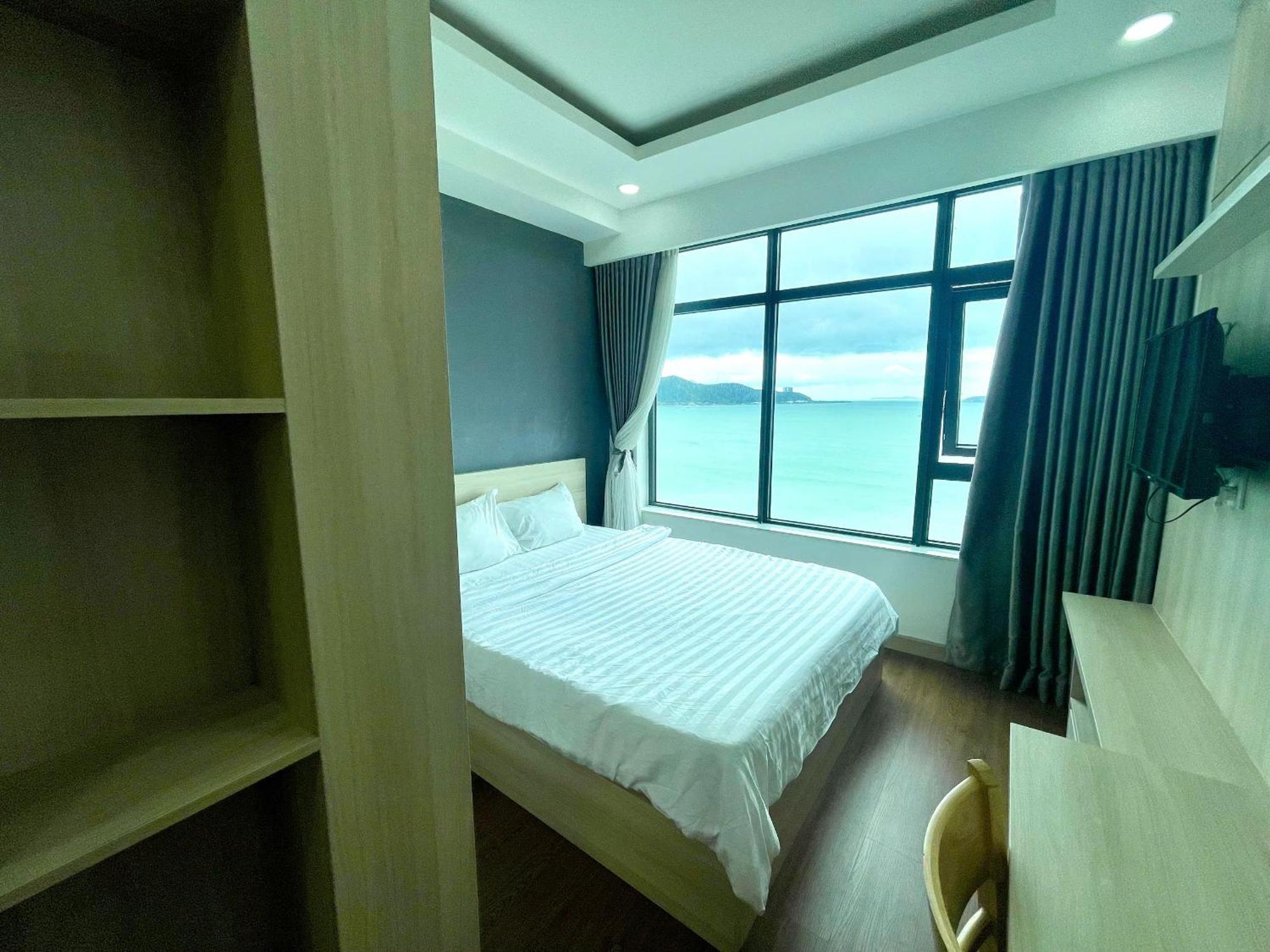 Apartment Beachfront Luxury -