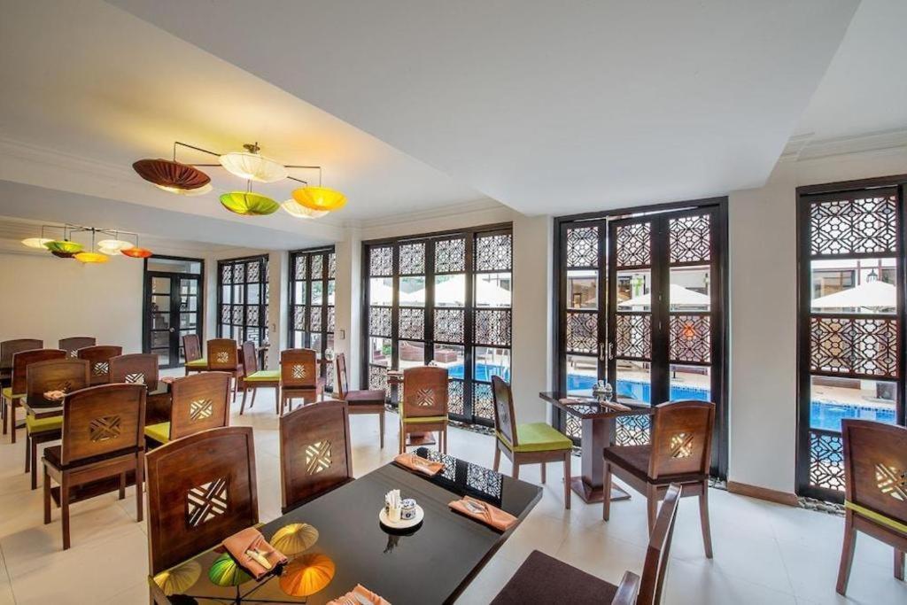 Vinh Hung 2 Hotel 2*