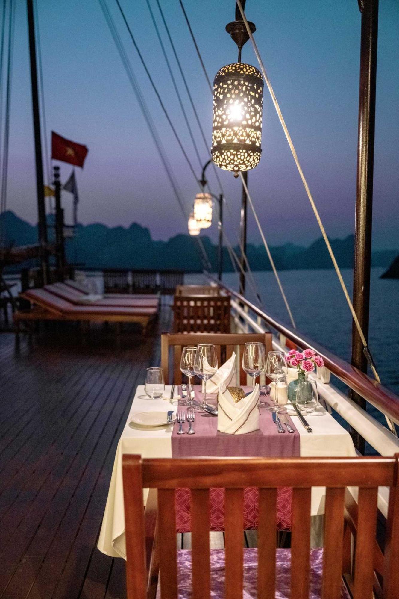  Heritage Line Violet Cruise - Halong Bay & Lan Ha Bay