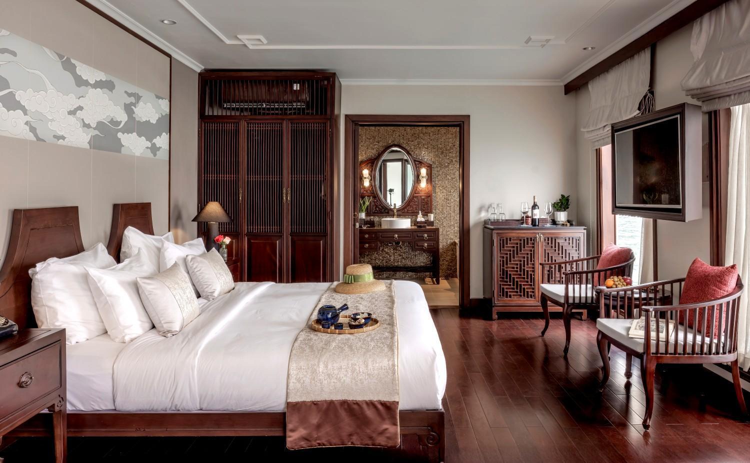 Heritage Line Violet Cruise - Halong Bay & Lan Ha Bay  5*
