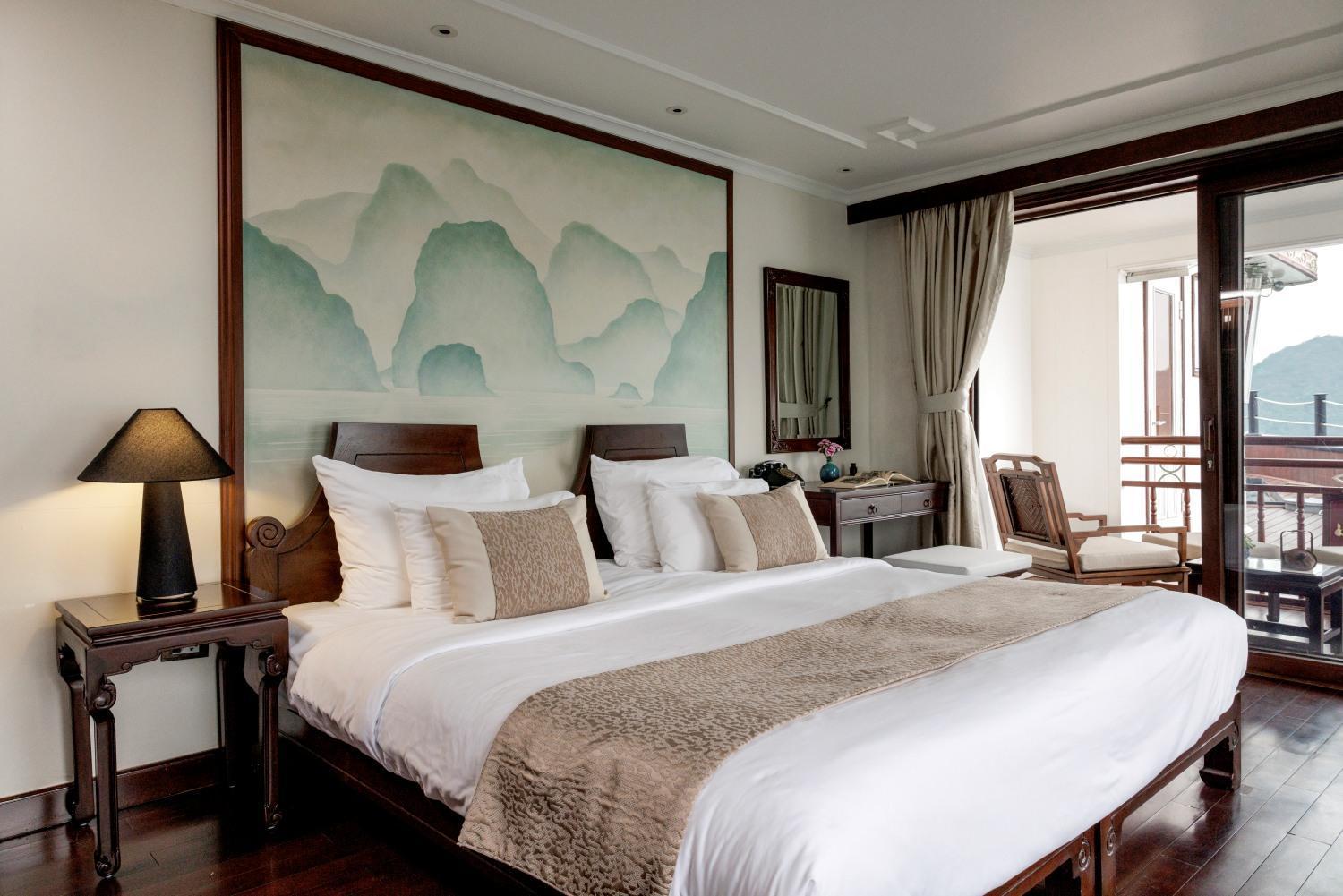 Heritage Line Violet Cruise - Halong Bay & Lan Ha Bay 5*