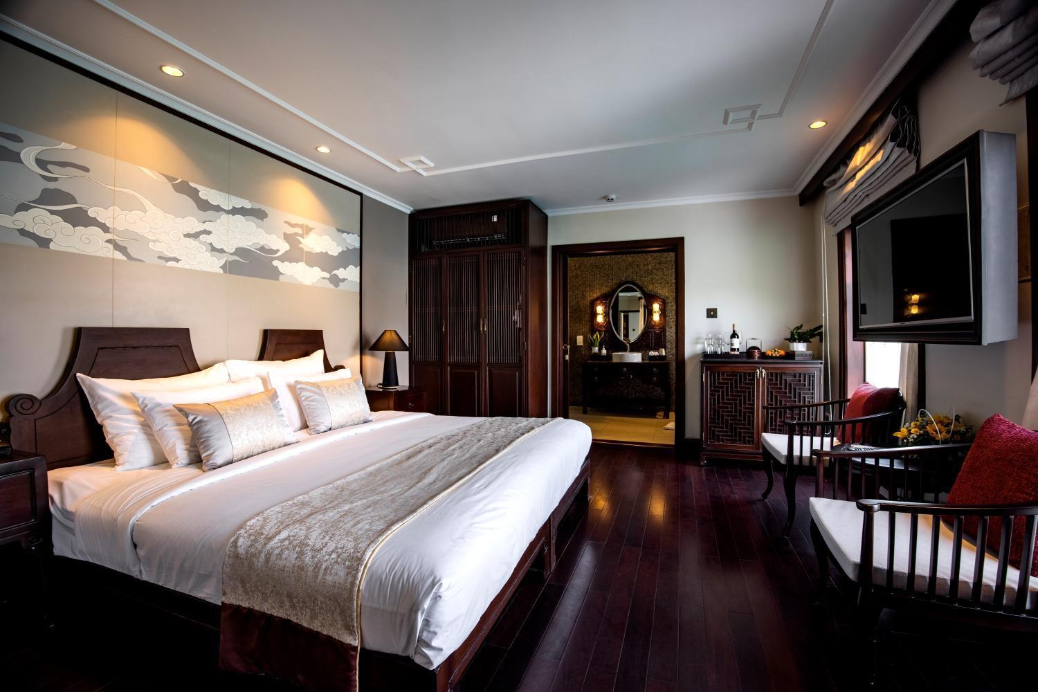 Heritage Line Violet Cruise - Halong Bay & Lan Ha Bay  Hạ Long