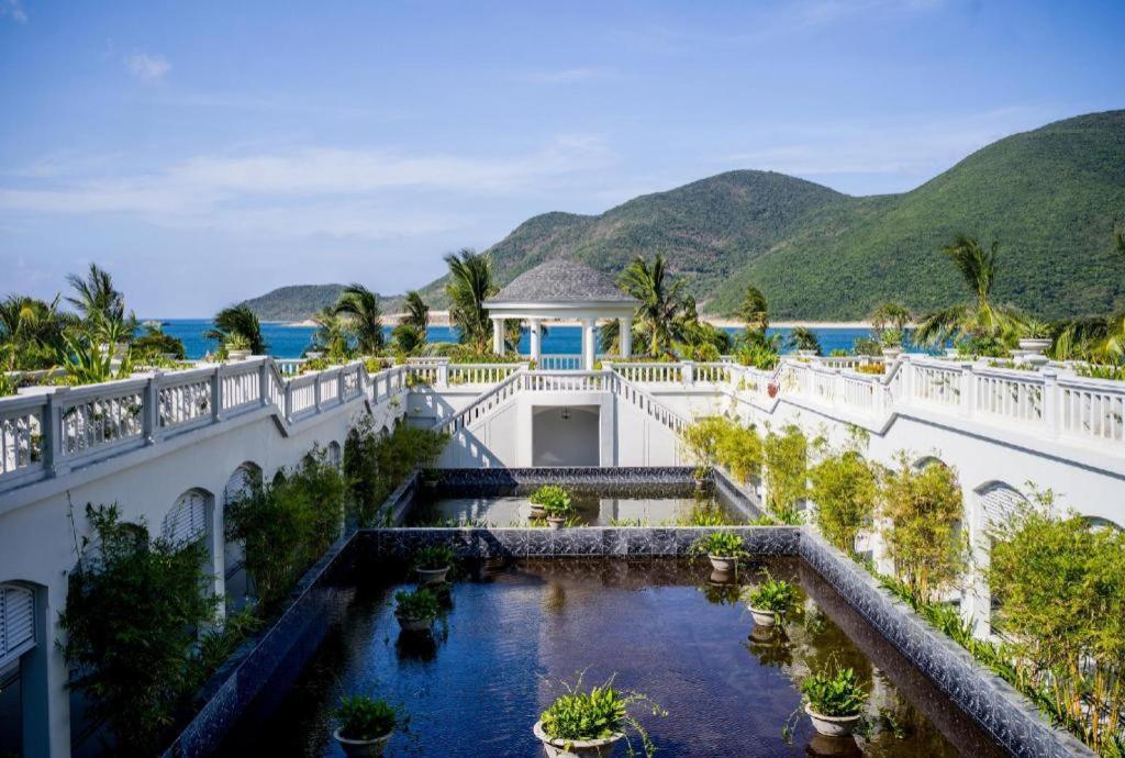 Vinpearl Discovery Rockside 5*