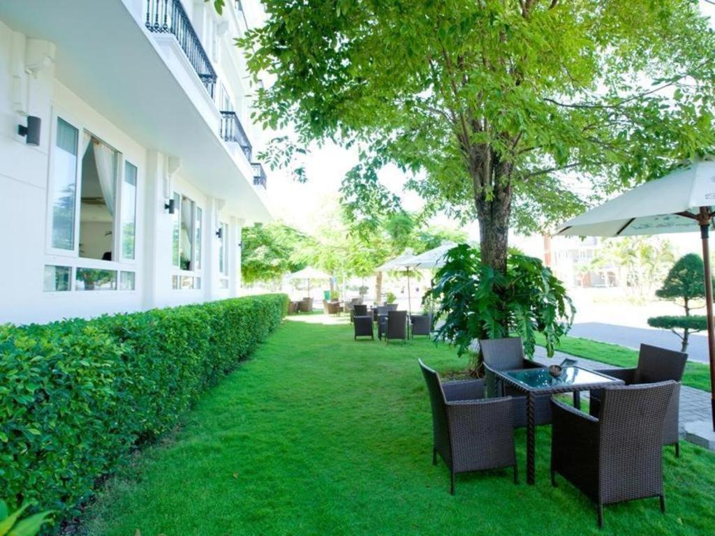 Paragon Hotel 3*