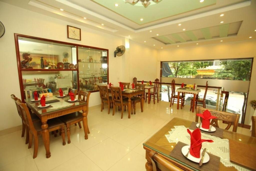 Ngoc Anh 2 3*