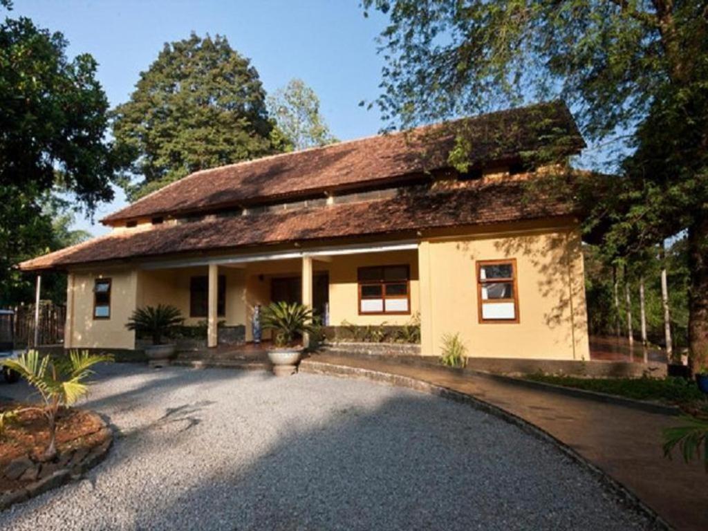 Forest Floor Lodge *