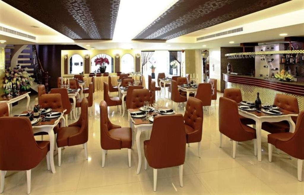 Golden Crown Saigon Hotel