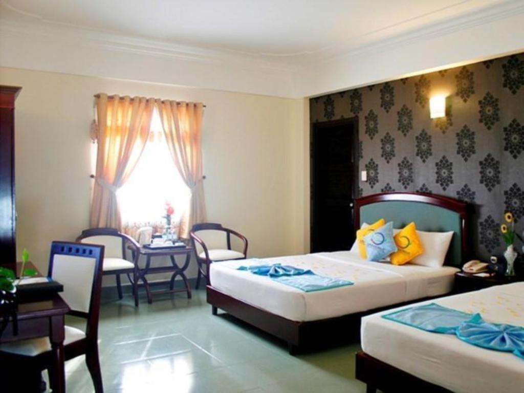 Universe Hotel