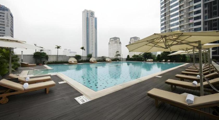 Calidas Landmark72 Royal Hotel 5*