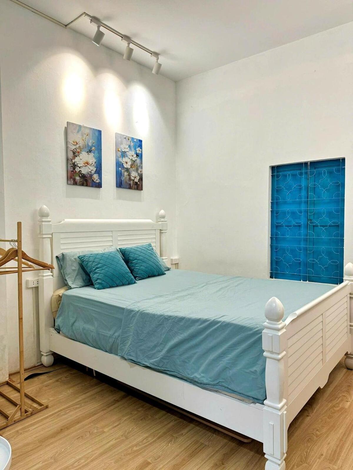 Heart Of Hoan Kiem-rare 5br Private House Unique Design Travel Hub 13pax *