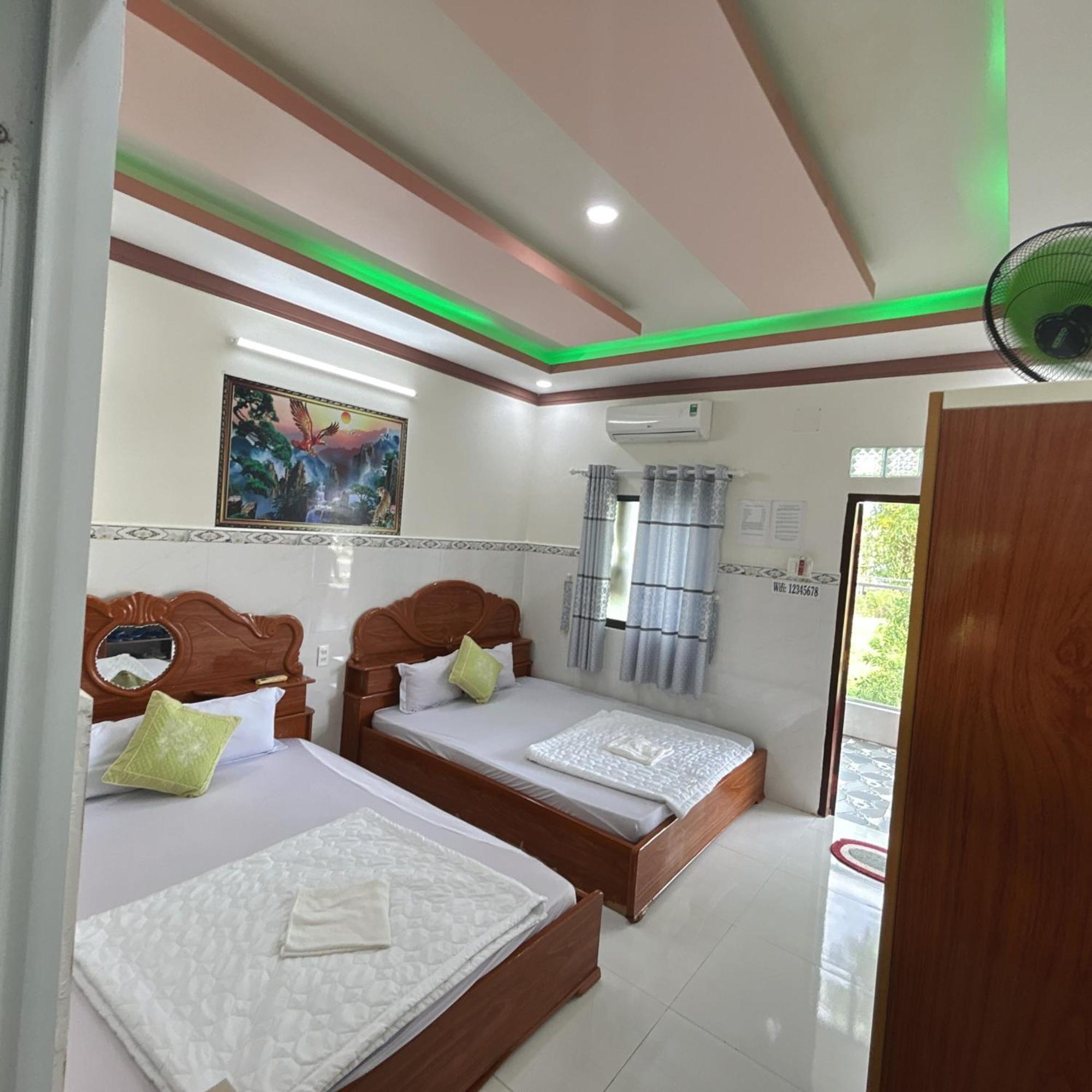 Hotel Nha Nghi Viet Thang La Gi