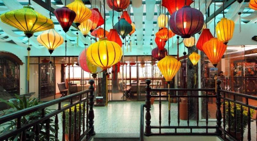 Lantern 3*
