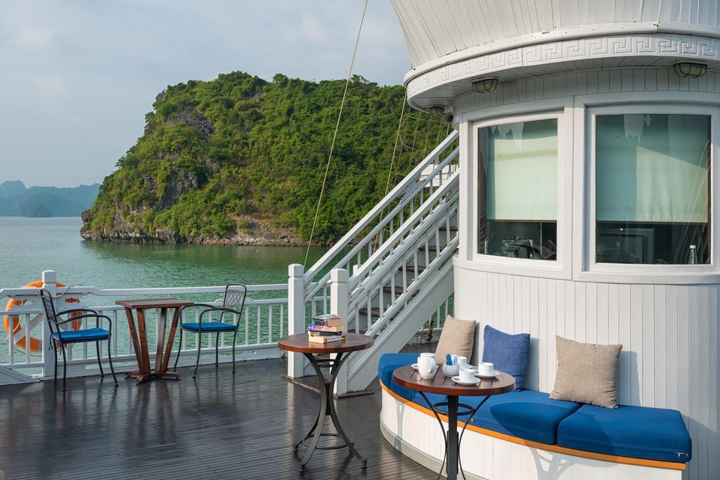 Paradise Sails Cruise