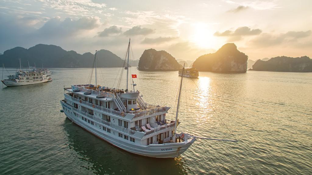 Paradise Sails Cruise Ha Long
