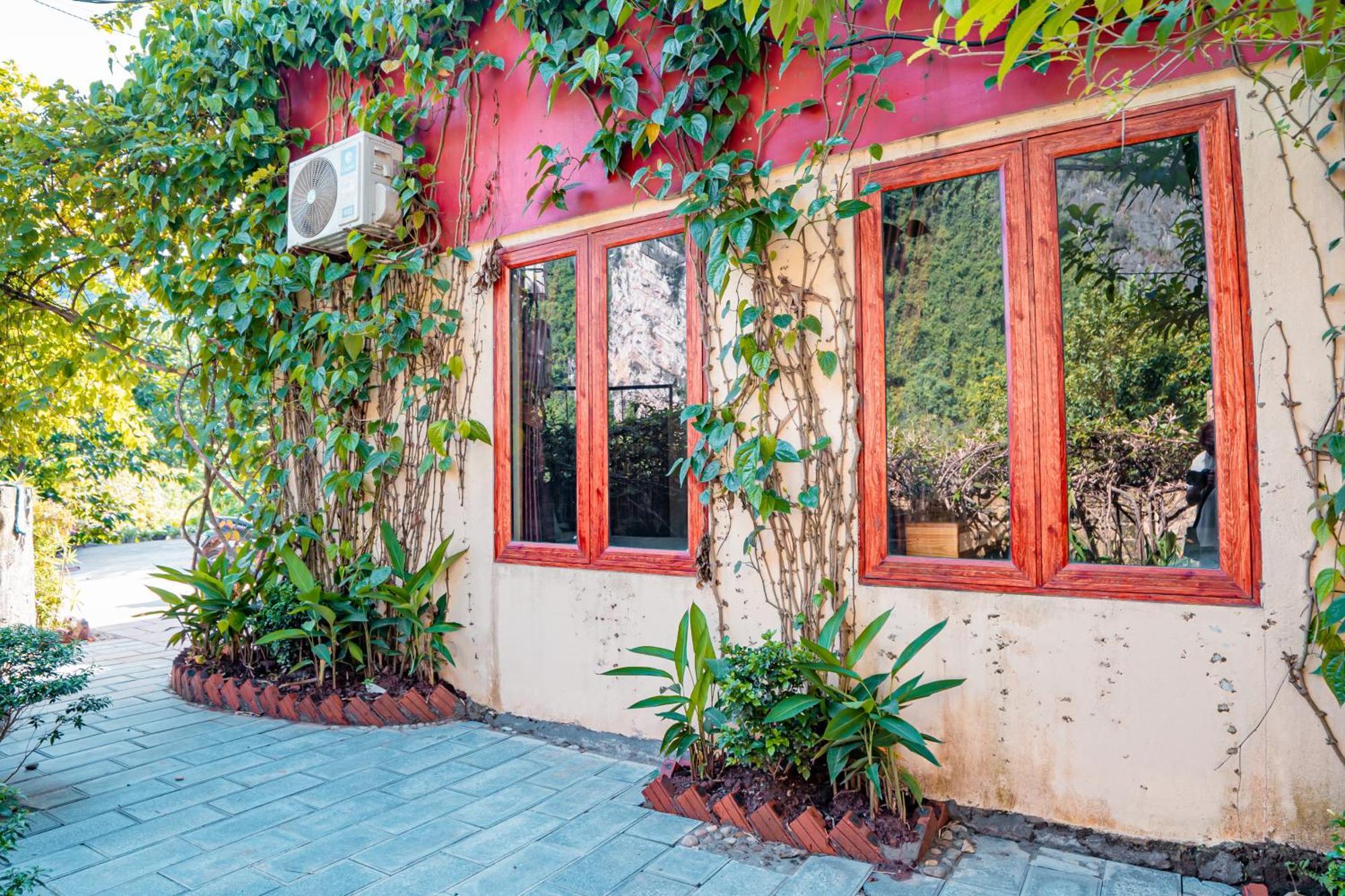 Trang An Freedom Hood Hostel