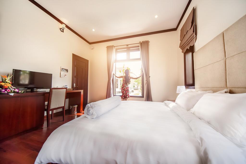 Ban Thach Riverside & Hotel