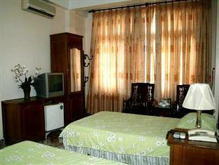 Nam Hotel *