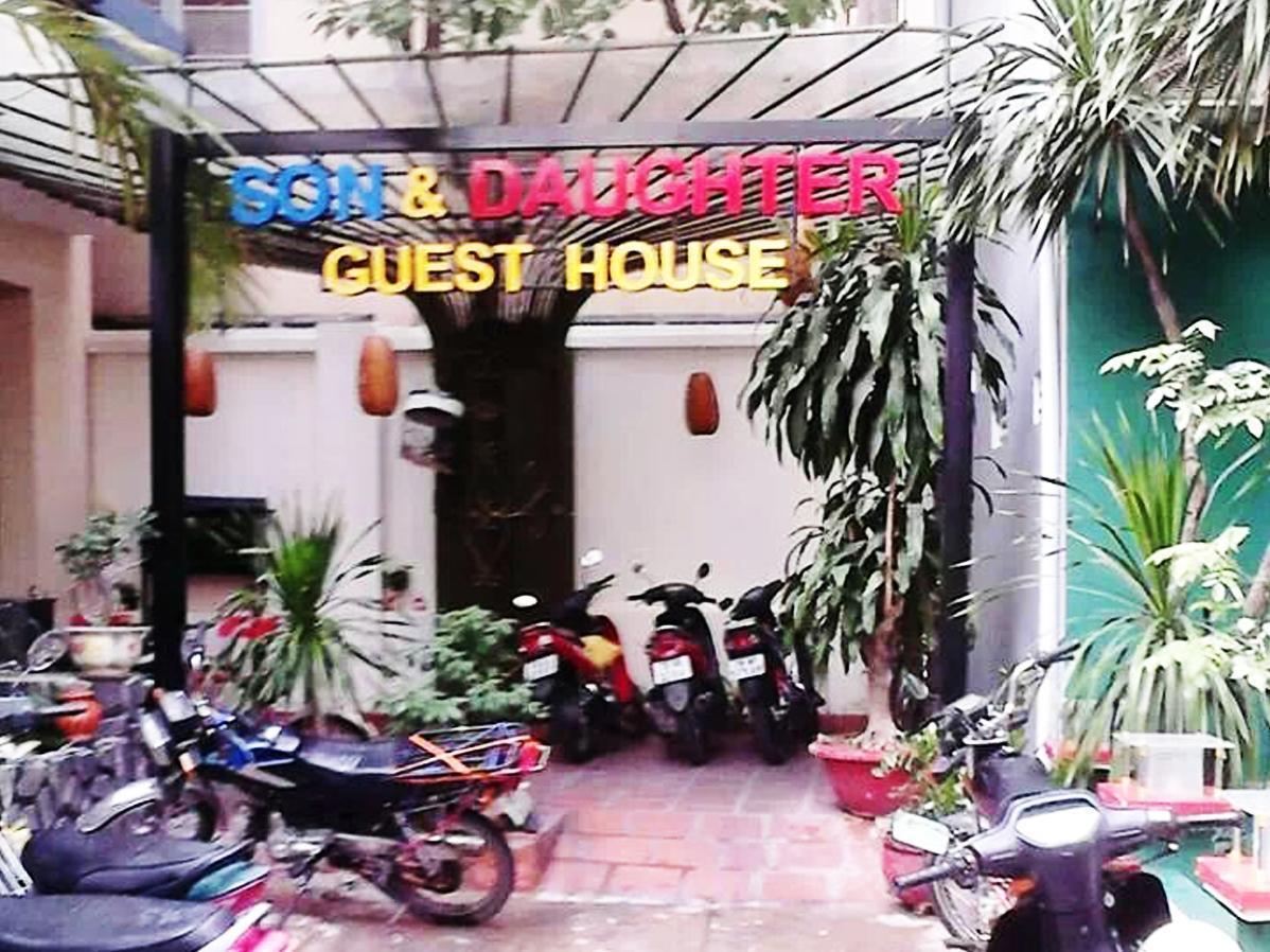 Son And Daughter Nha Trang