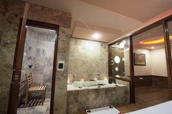 Muong Thanh Grand Xa La Hotel