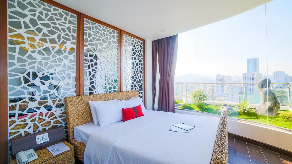 The Light Hotel Nha Trang