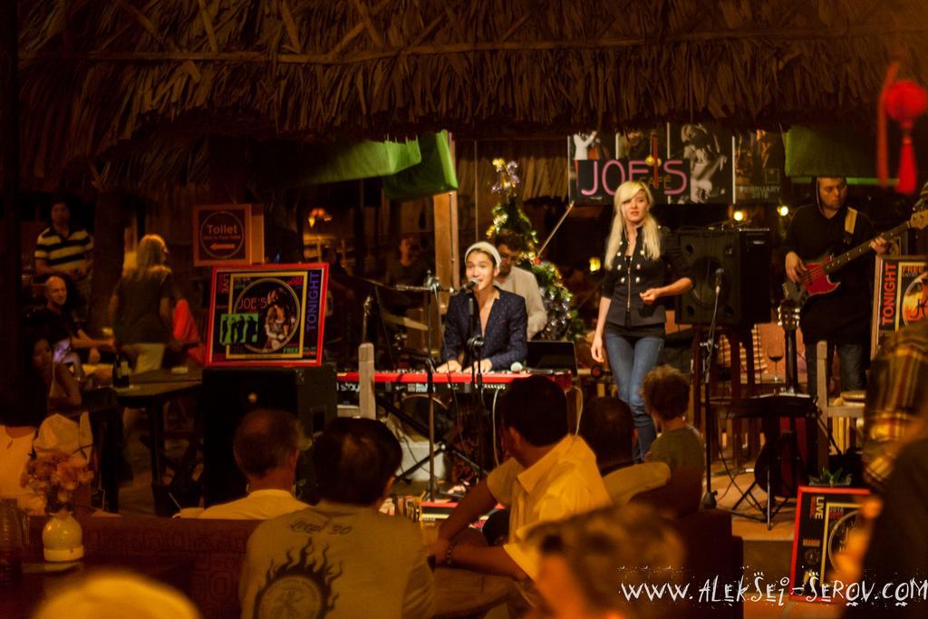Joe's Cafe & Garden Resort