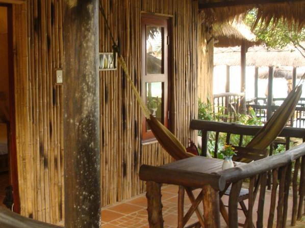 Joe's Cafe & Garden Resort