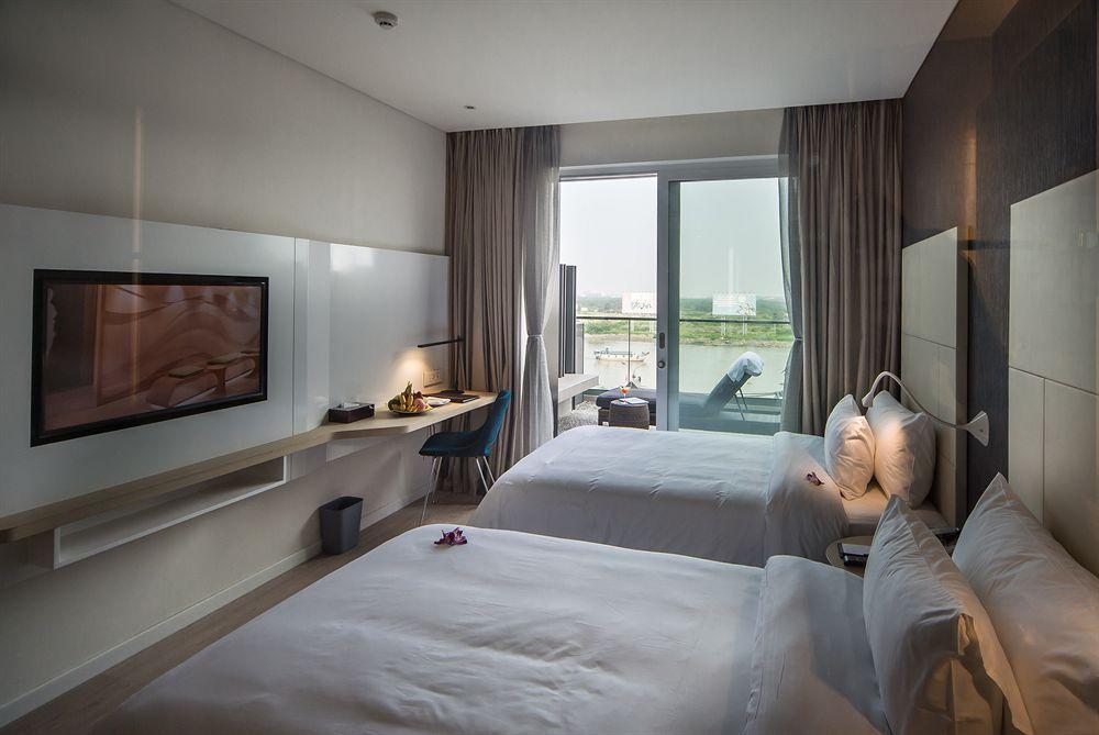Liberty Saigon Riverside Khách sạn