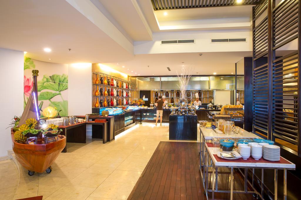 Novotel Bay Hotel