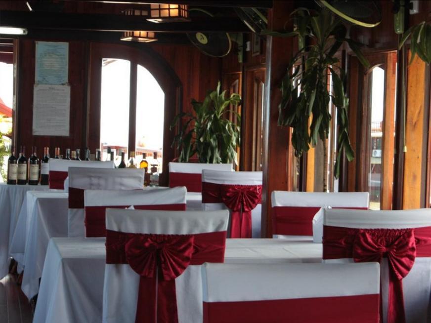 Huong Junks Botel Ha Long